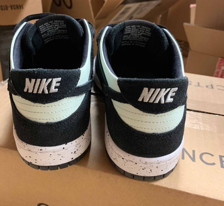 Zoom Dunk Low Pro Sb Barely Green