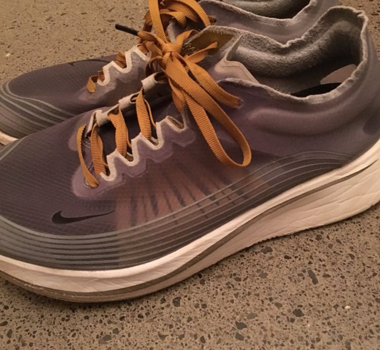 Zoom Fly Grey Gold