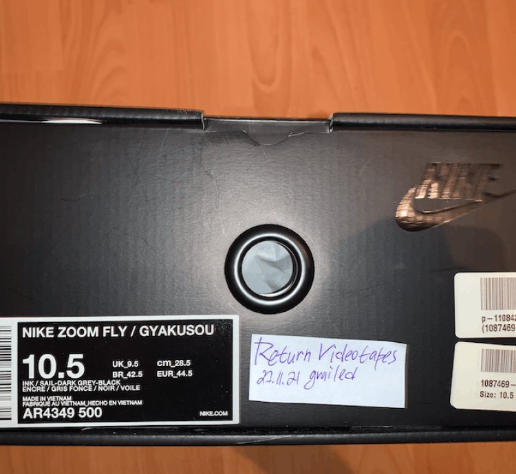 Zoom Fly Gyakusou
