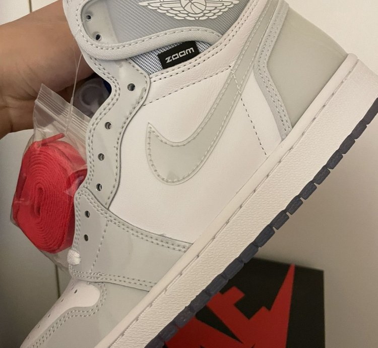 Air Jordan 1 Retro High Zoom White Racer Blue Sz 9