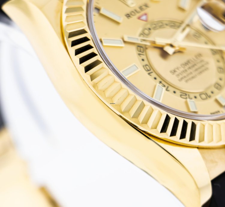 Rolex Sky-dweller 42mm Yellow Gold Champagne Index Dial Fluted Bezel 326238