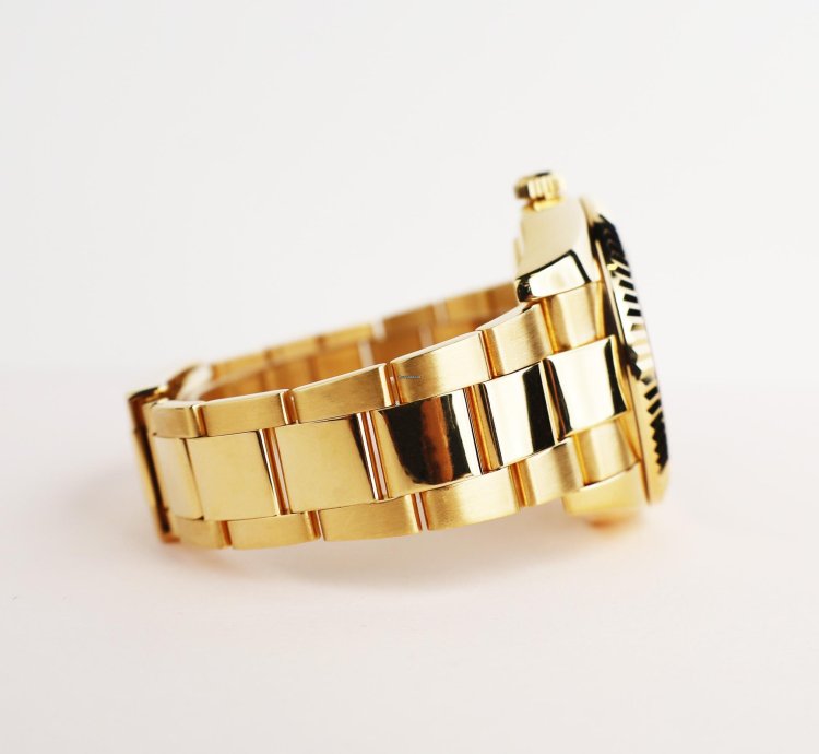 Rolex Sky-dweller 42mm Yellow Gold Fluted Bezel Champagne Arabic Dial 326938