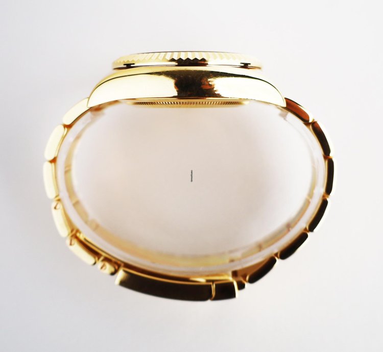 Rolex Sky-dweller 42mm Yellow Gold Fluted Bezel Champagne Arabic Dial 326938