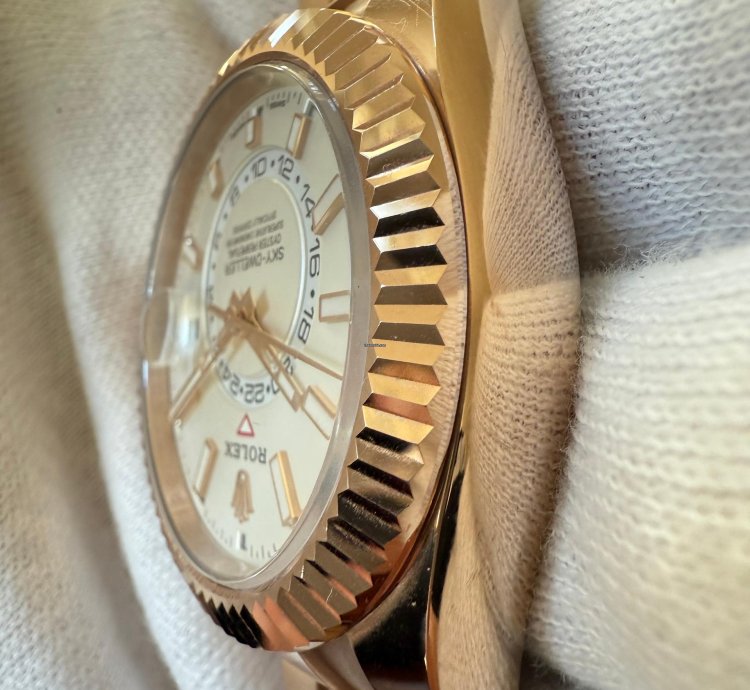 Rolex Sky-dweller Aus Sammlung Mit 2 Zus Tzlichen Bandelementen