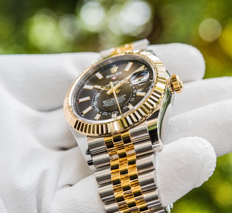 Rolex Sky-dweller Black Dial - Two Tone Jubilee