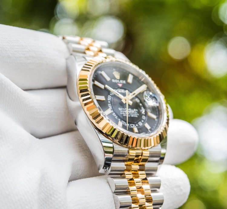 Rolex Sky-dweller Black Dial - Two Tone Jubilee