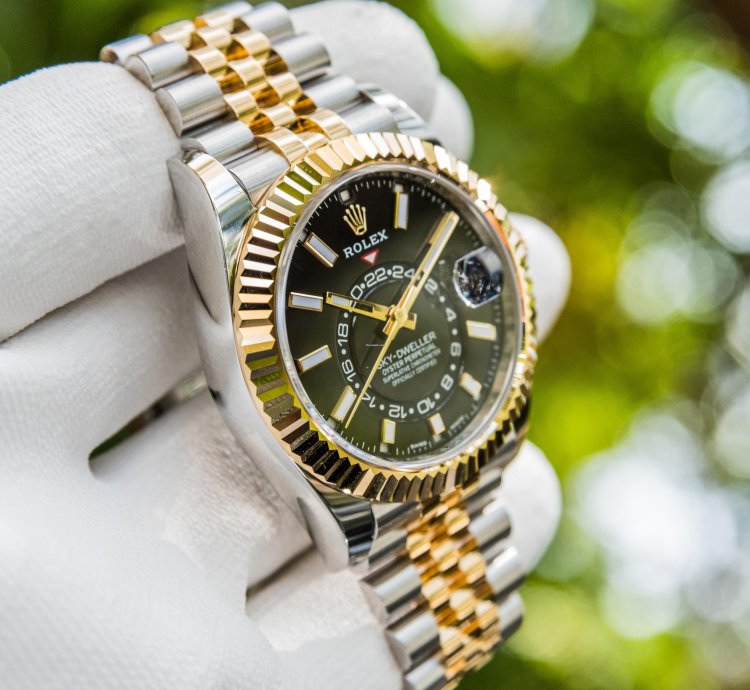 Rolex Sky-dweller Black Dial - Two Tone Jubilee