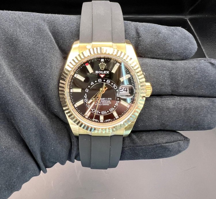 Rolex Sky-dweller Black Dial Yellow Gold Oysterflex