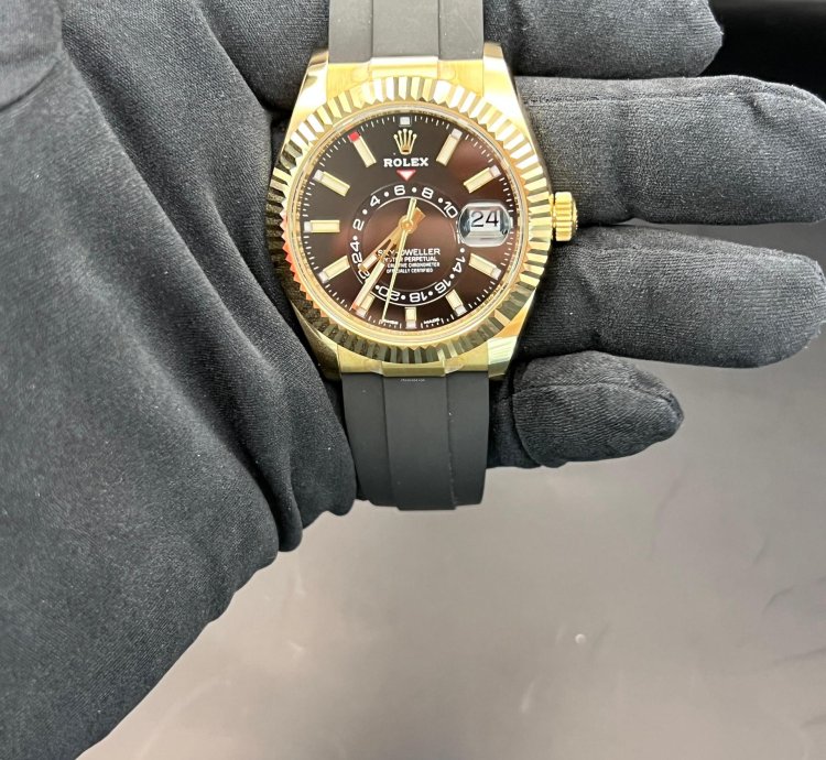 Rolex Sky-dweller Black Dial Yellow Gold Oysterflex