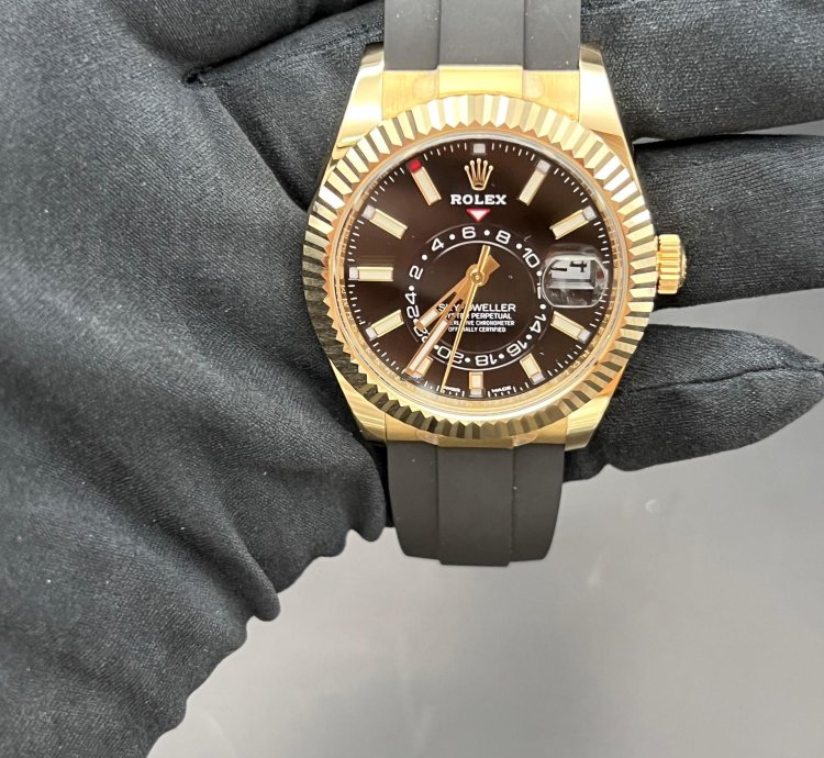 Rolex Sky-dweller Black Dial Yellow Gold Oysterflex