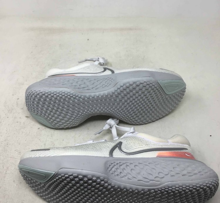 Zoomx Invincible Run Flyknit White Metallic Silver