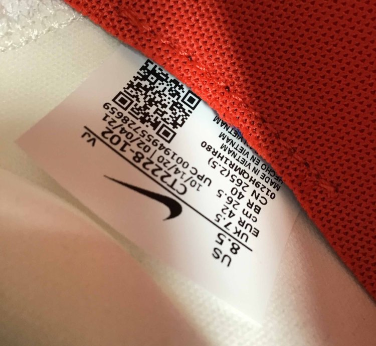 Zoomx Invincible Run Flyknit White Metallic Silver
