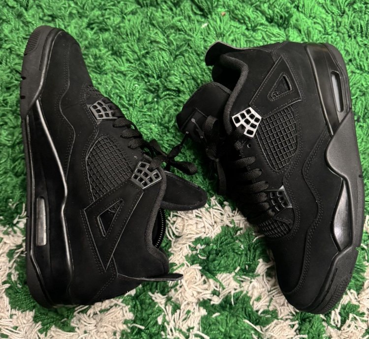 Air Jordan 4 Black Cat