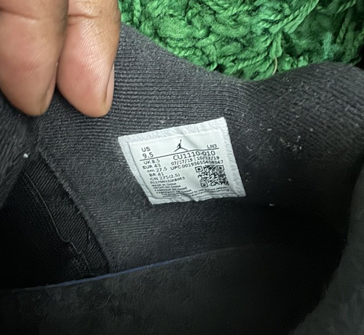 Air Jordan 4 Black Cat