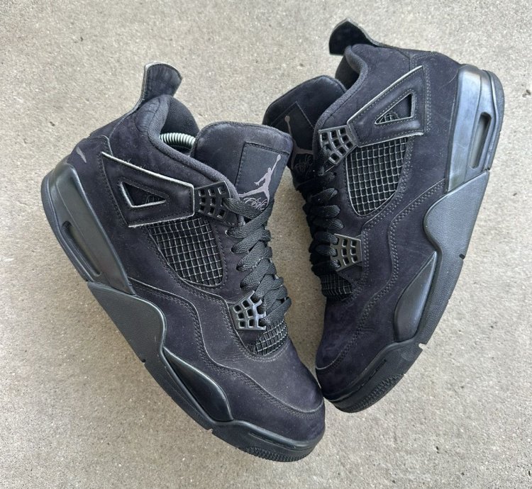 Air Jordan 4 Retro Black Cat 2020 Size 9 5