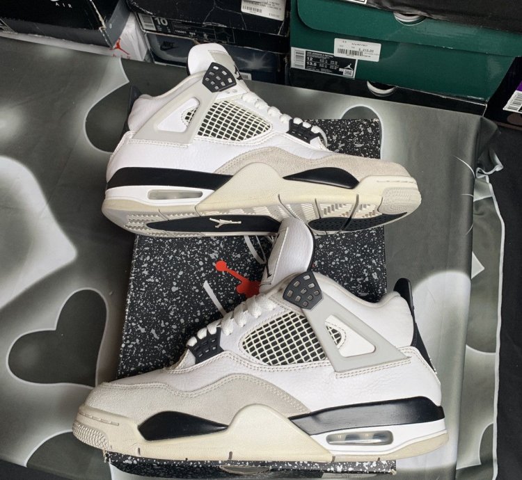 Air Jordan 4 Retro Military Black