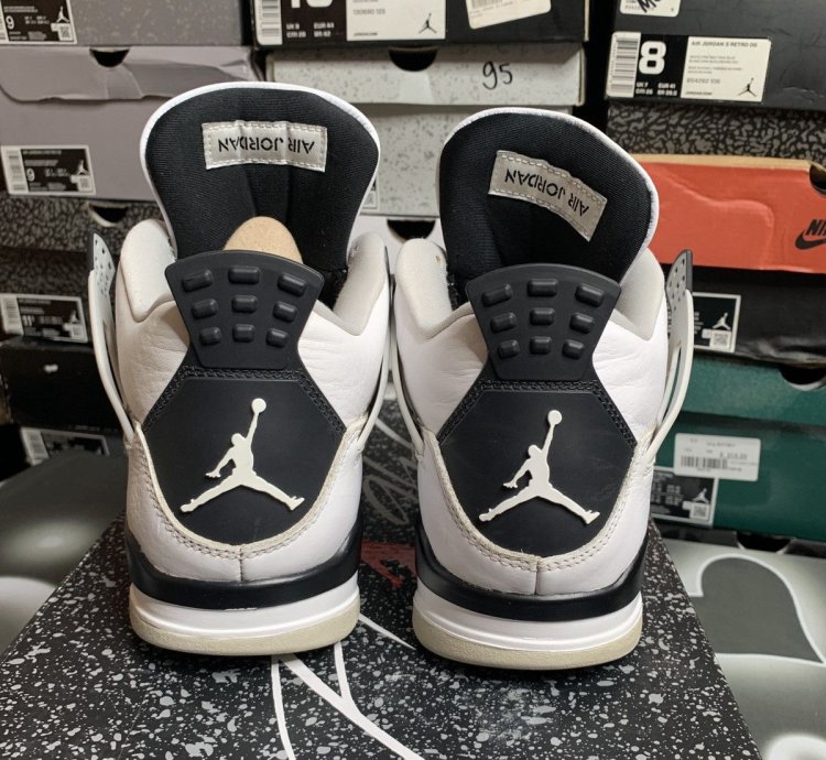Air Jordan 4 Retro Military Black