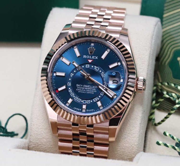 Rolex Sky-dweller Blue Dial Complete Mint Rose Gold Sunburst 42mm Jubilee Fluted Sky 336935
