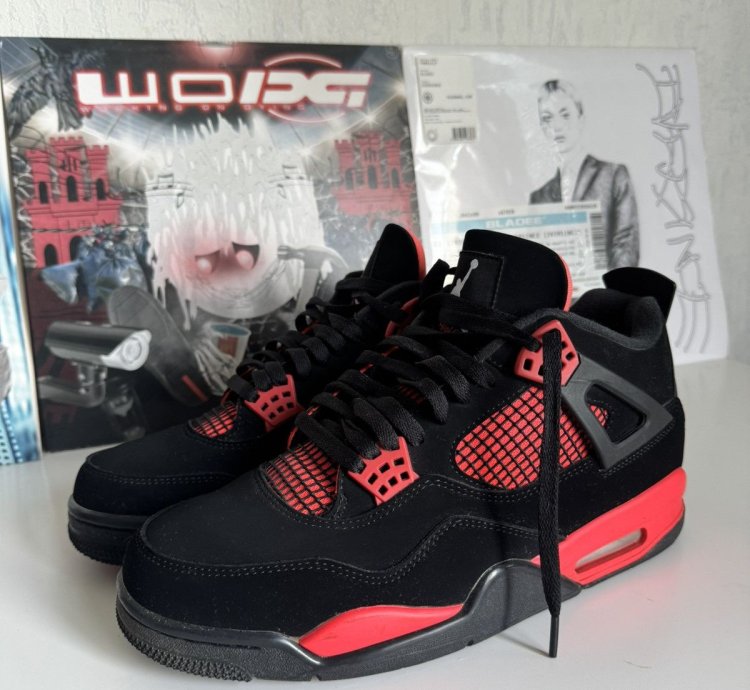 Air Jordan 4 Retro Red Thunder Sneakers Nike 11 Size