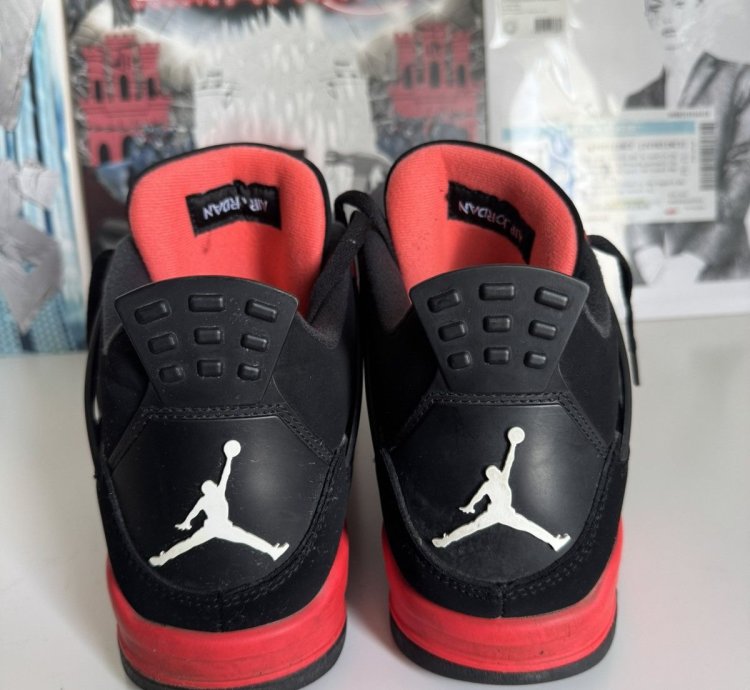 Air Jordan 4 Retro Red Thunder Sneakers Nike 11 Size