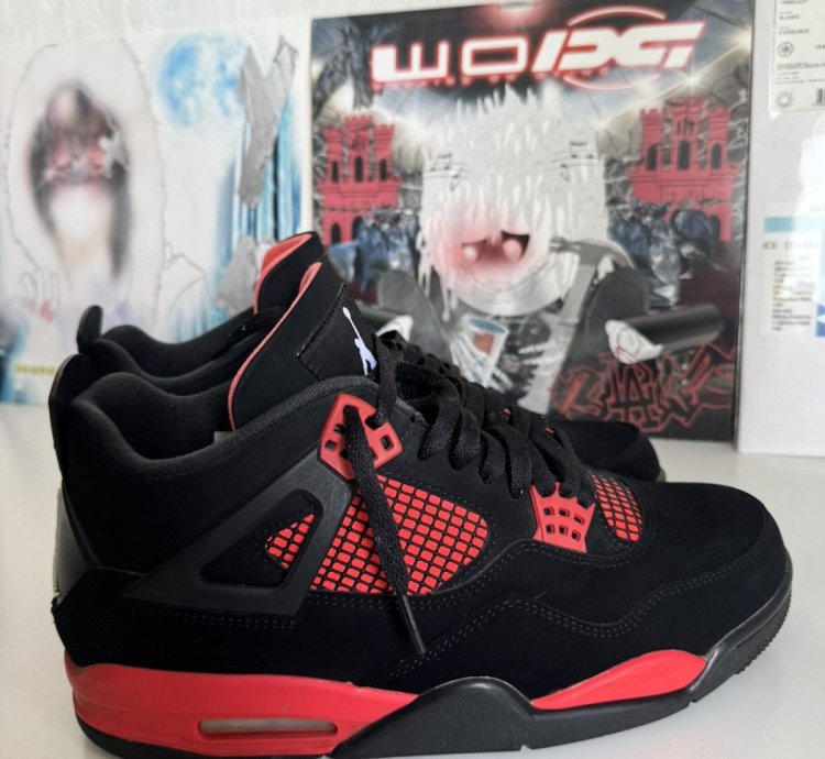 Air Jordan 4 Retro Red Thunder Sneakers Nike 11 Size