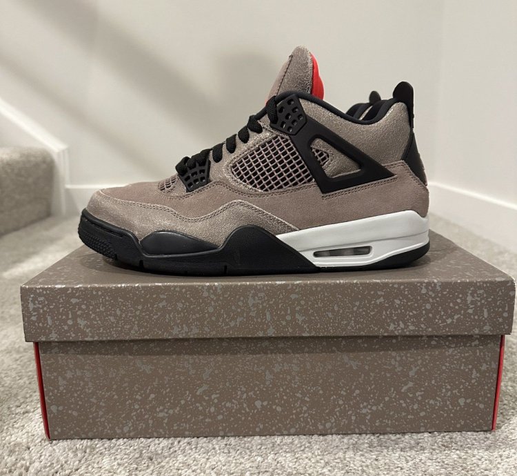 Air Jordan 4 Retro Taupe Haze 2021
