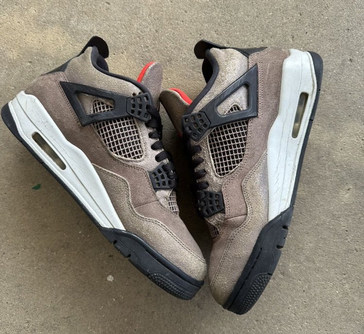 Air Jordan 4 Retro Taupe Haze Size 10