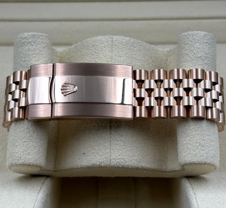 Rolex Sky-dweller Blue Dial Rose Gold Jubilee Bracelet 336935 Unworn 2025