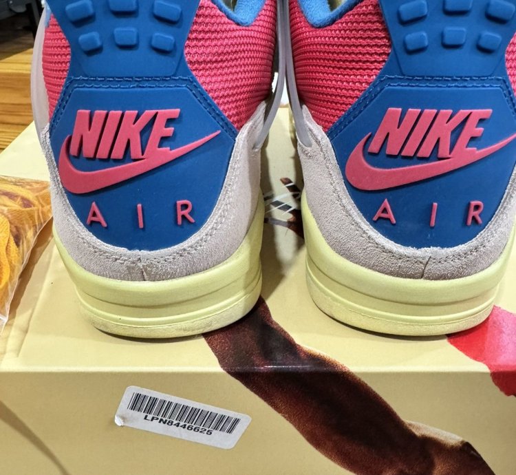 Air Jordan 4 Retro Union La Guava