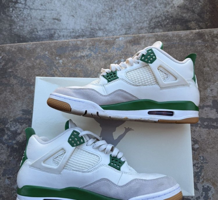 Air Jordan 4 Sb Pine Green