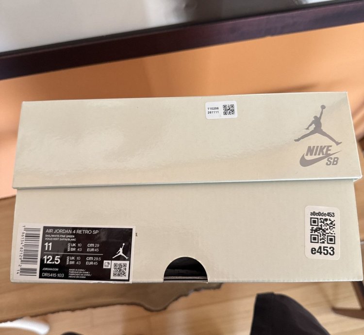Air Jordan 4 Sb Pine Green