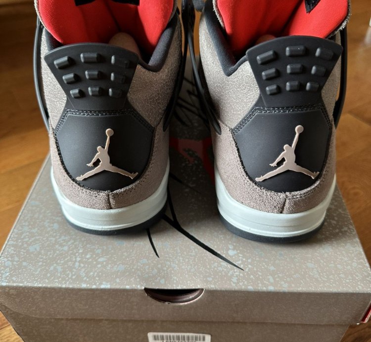 Air Jordan 4 Taupe Haze