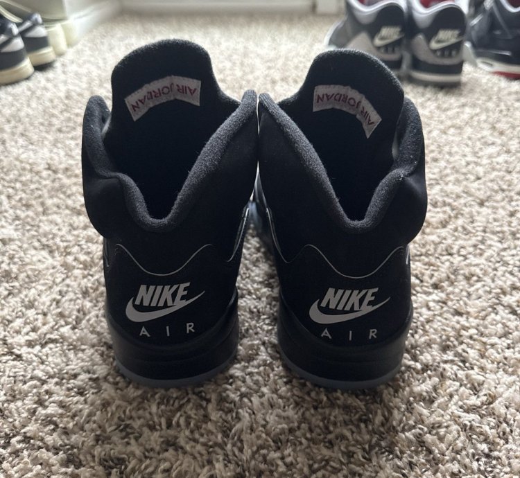 Air Jordan Black Metallic 2025