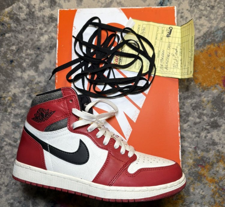 Air Jordan Retro 1 Lost And Found Size 9