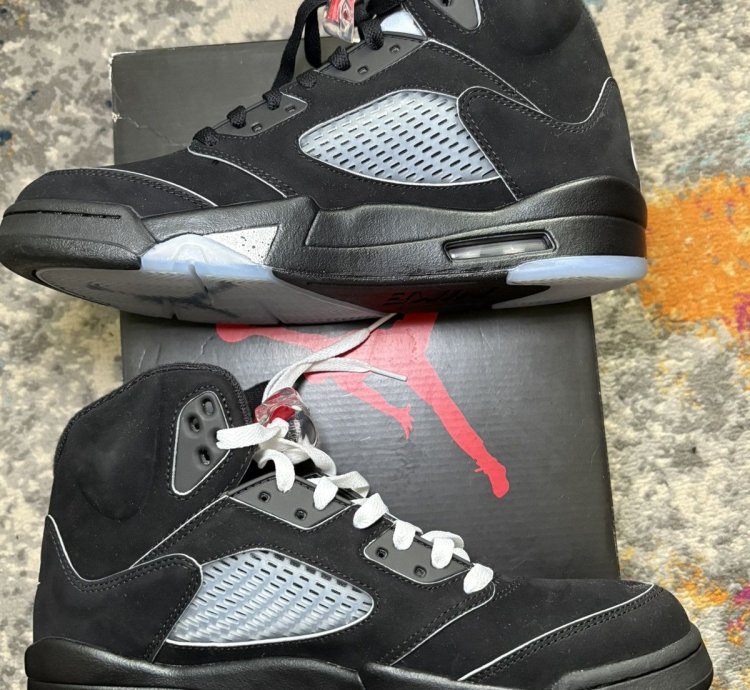 Air Jordan Retro 5 Metallic Black Reimagined Size 10