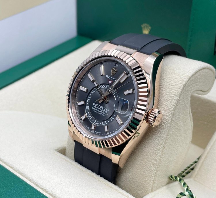 Rolex Sky-dweller Everose Gold Oysterflex Grey 2025