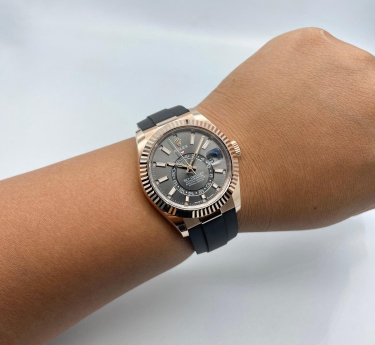 Rolex Sky-dweller Everose Gold Oysterflex Grey 2025