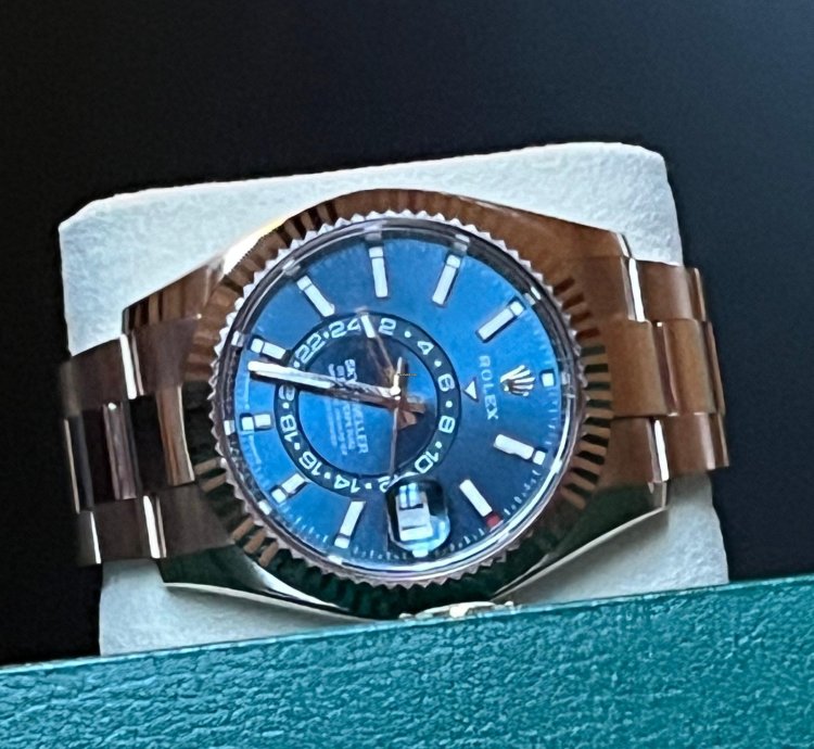Rolex Sky-dweller Full Set - Unworn