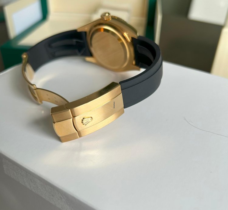 Rolex Sky-dweller Full Set Boite Papier Tat Neuf