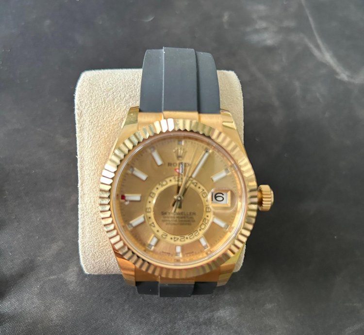 Rolex Sky-dweller Full Set Boite Papier Tat Neuf