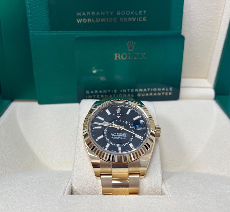 Rolex Sky-dweller Gold 42 Mm Black Index Dial Oyster Bracelet 326938