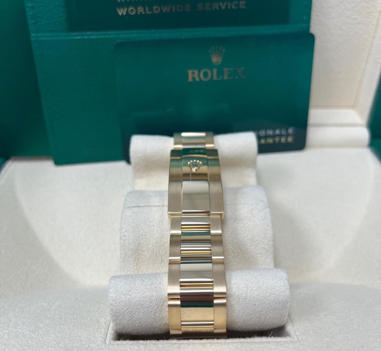 Rolex Sky-dweller Gold 42 Mm Black Index Dial Oyster Bracelet 326938