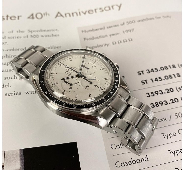 Omega Speedmaster Albino - Extract