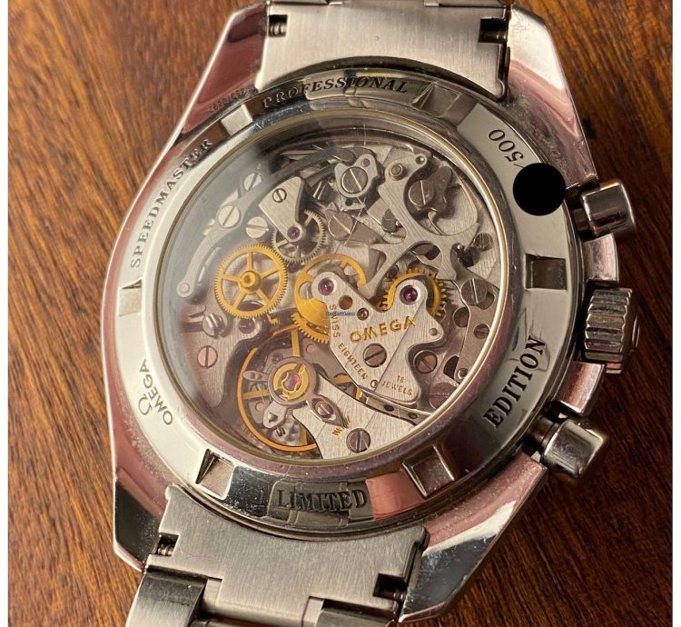 Omega Speedmaster Albino - Extract