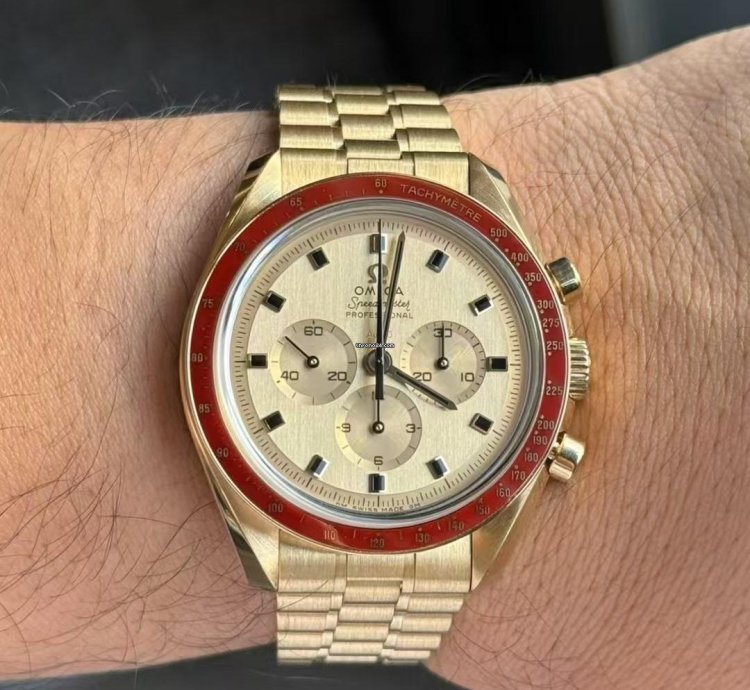 Omega Speedmaster Apollo