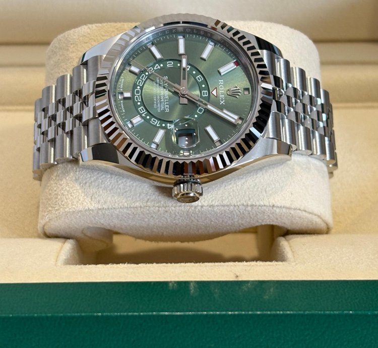 Rolex Sky-dweller Green Dial - Jubillee - 336934 2024