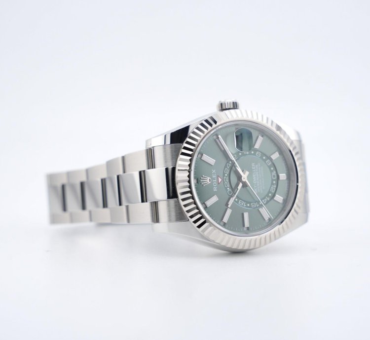 Rolex Sky-dweller Green Dial - Unworn - Box Papers 336934 2025