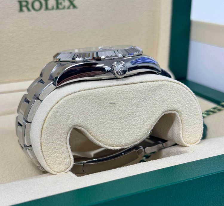 Rolex Sky-dweller Green Dial 336934 Oyster Bracelet New 2023