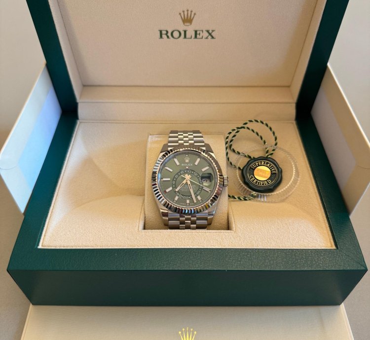 Rolex Sky-dweller Green Dial Full Set New Agosto 2024