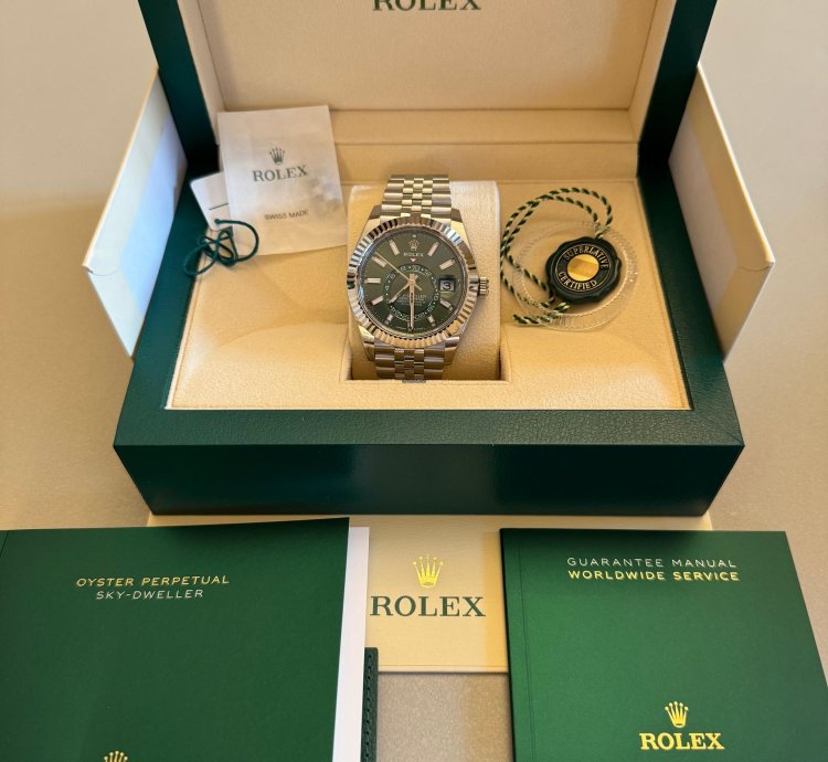 Rolex Sky-dweller Green Dial Full Set New Agosto 2024